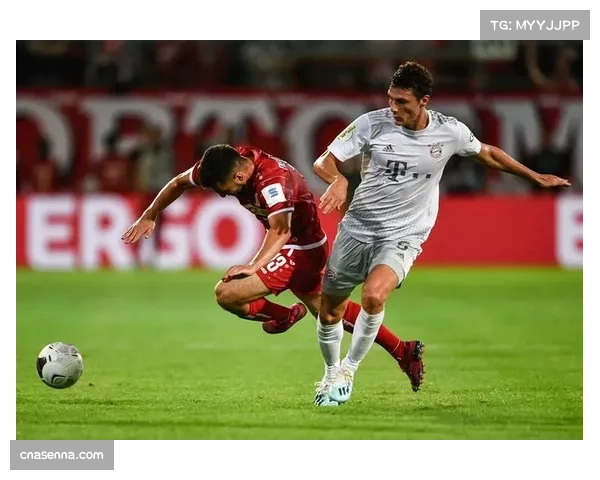 汉堡主场2-2逼平拜仁,展现防守韧性 汉堡主场2-2逼平拜仁,展现防守韧性